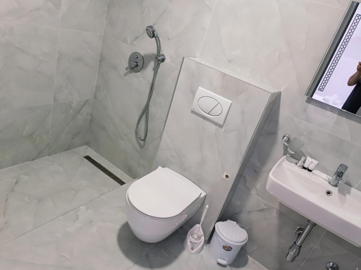 Gusto Di Casa Hotel Saranda Kültér fotó
